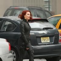 Scarlett Johansson on the film set of 'The Avengers' | Picture 69447